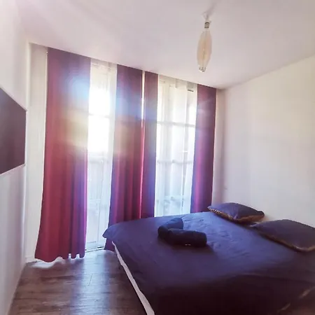 Apartment Grand Apppartement Dans Village Vue Saint-Raphael (Var)