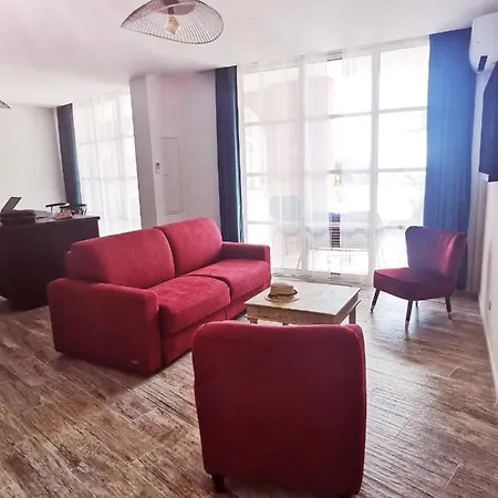 Grand Apppartement Dans Village Vue Apartment