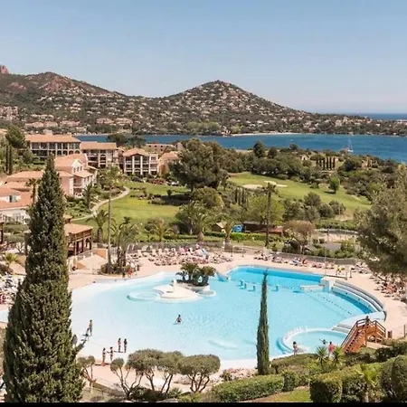 Grand Apppartement Dans Village Vue Saint-Raphael (Var)