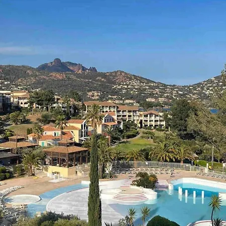 Grand Apppartement Dans Village Vue Saint-Raphael (Var)