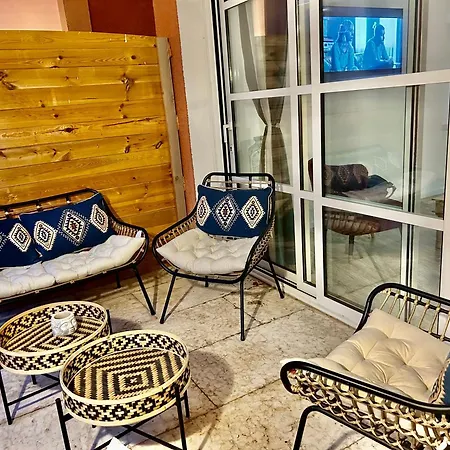 Grand Apppartement Dans Village Vue Saint-Raphael (Var)