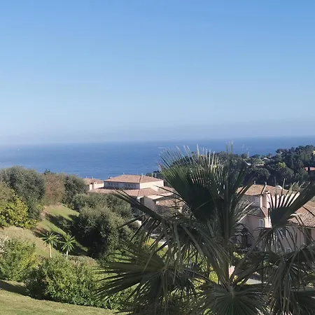 Apartment Grand Apppartement Dans Village Vue Saint-Raphael (Var)